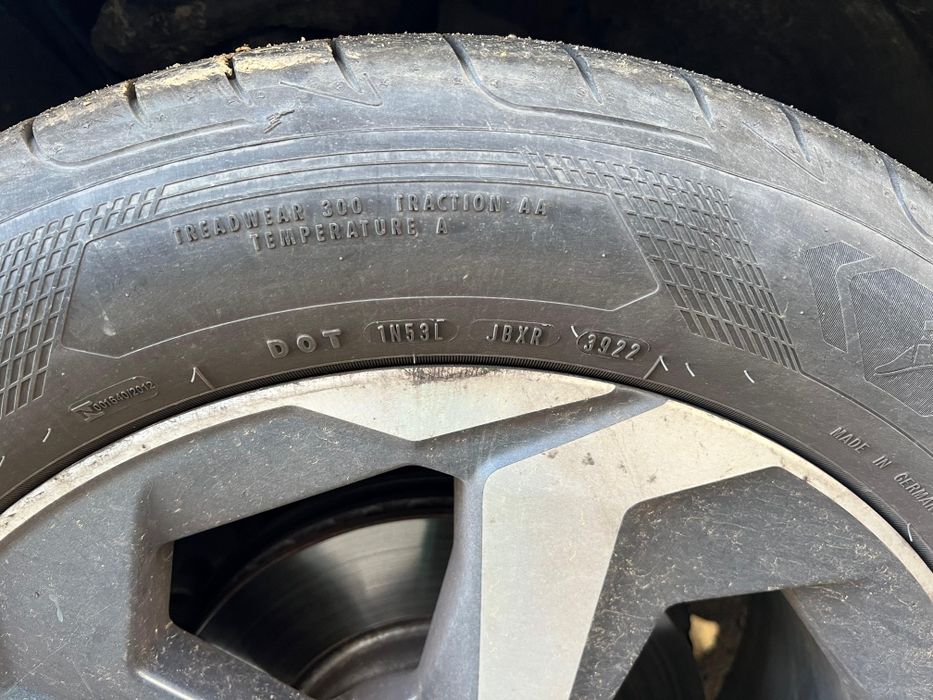 Set 4 anvelope vara 235 55 18