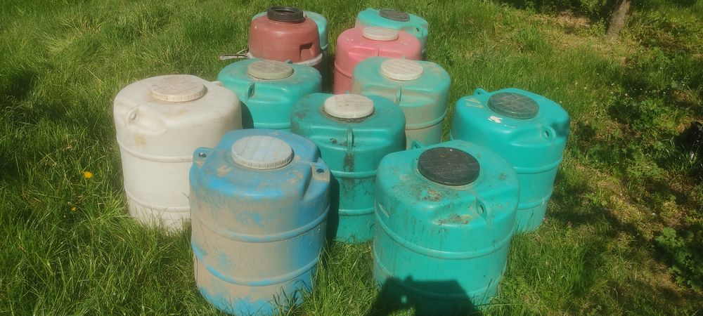 Пластмасови бидони