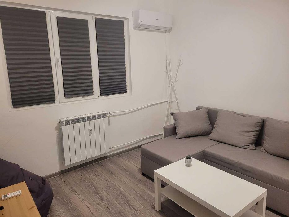 Дава се под наем Тристаен апартамент в София, Център - 62 кв.м за 817.53 € - Снимка #2