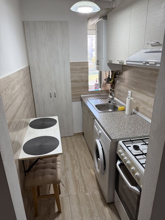Apartament de închiriat 2 camere zona Cedonia