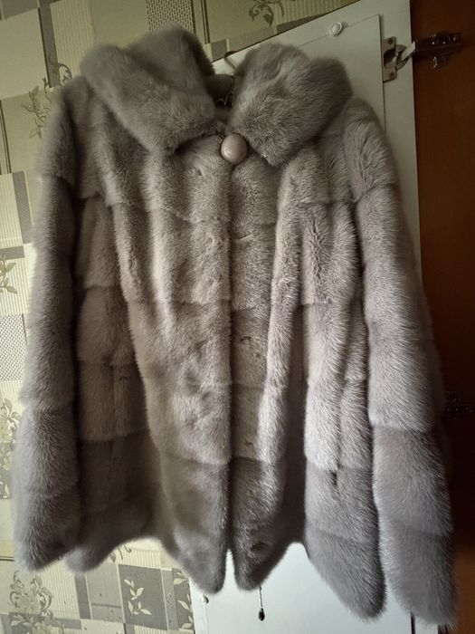 Продам норковую шубу.