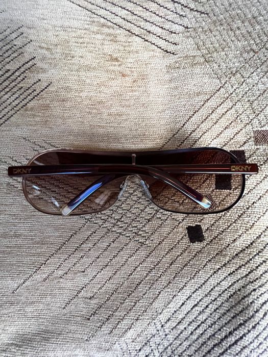 Оригинални дамски слънчеви очила - DKNY