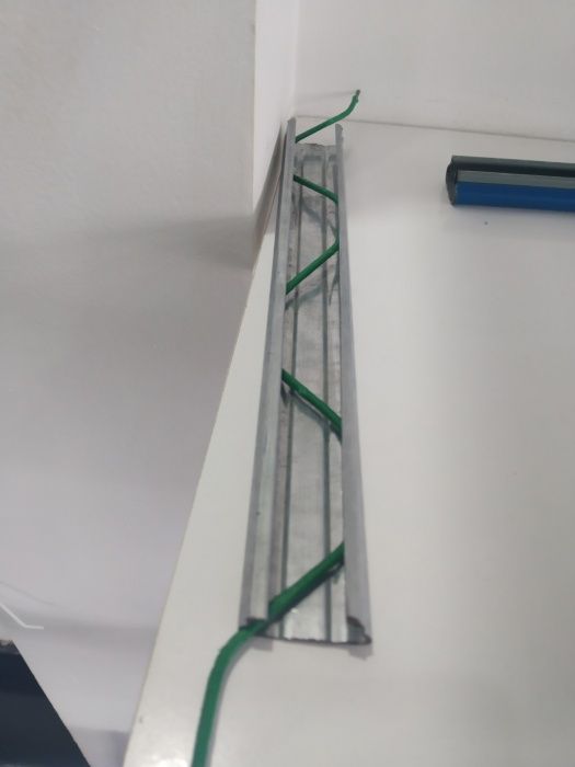 Для теплицы зажим,профил,клипса.