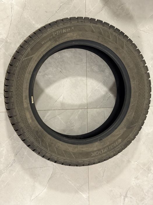 Зимние шипованные шины Hankook 225/60 R18 — 1 сезон