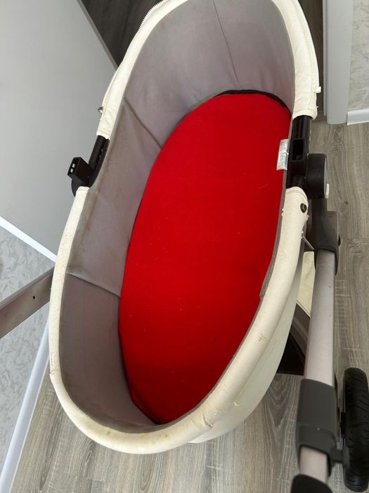 Продам коляску есть кроспус сидячий