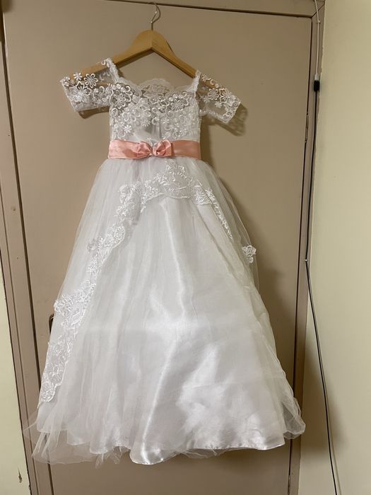 Шаферска бяла официална рокля 122-128 см или 6-7 години