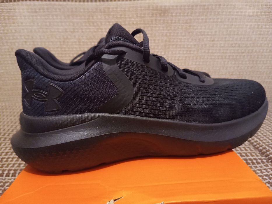 Мужские кроссовки under armour.