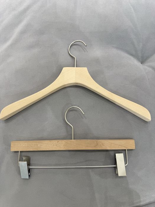 Деревянные вешалки для одежды