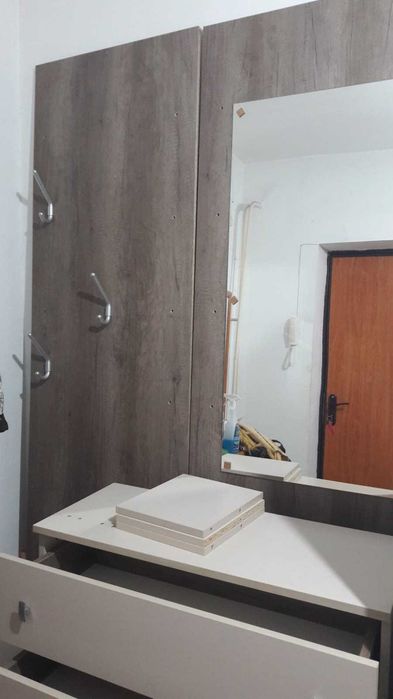 Шкаф прихожий и тумба
