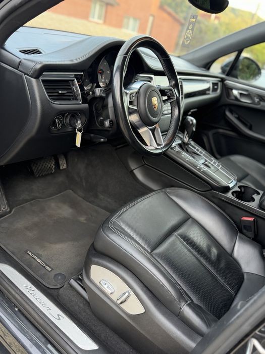 Porsche Macan S