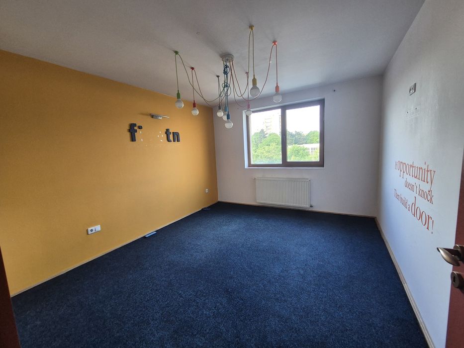 De închiriat spațiu birouri  Cabinet Firmă  3 camere Str. Bistritei