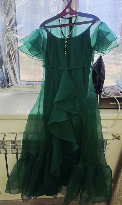 Вечерние платье очень красивая