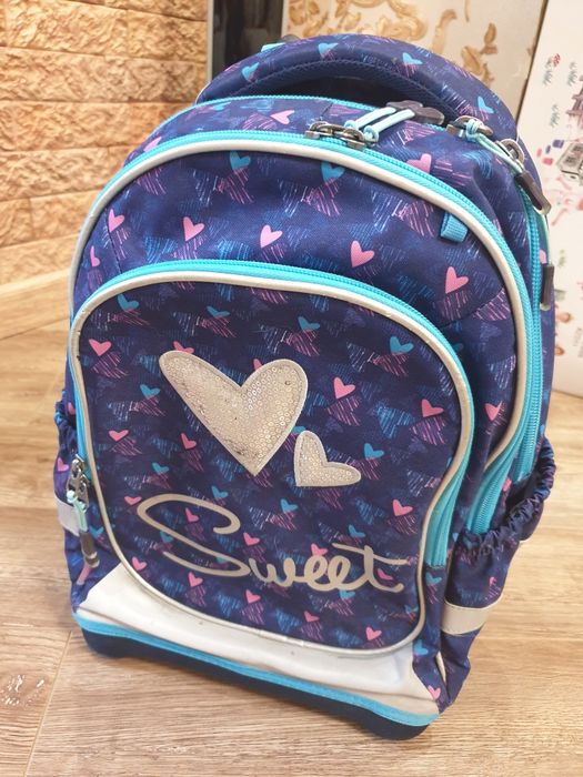 Продается школьный рюкзак