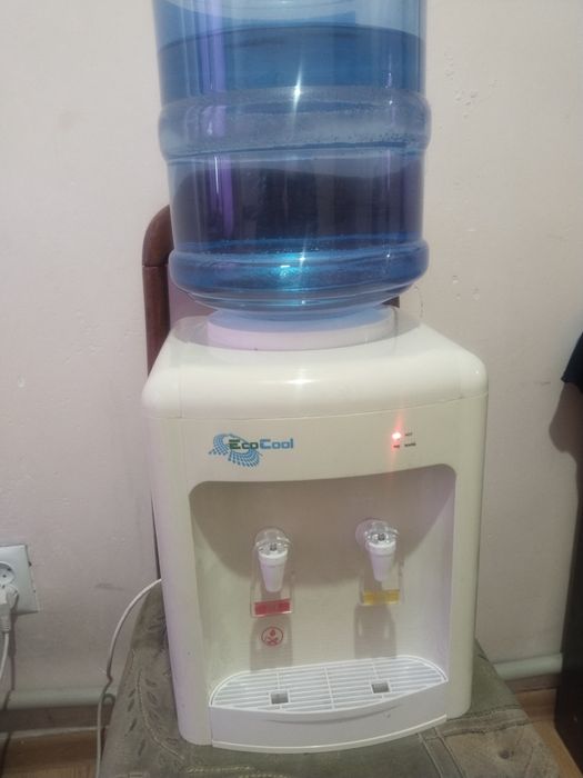 Продам диспенсер для воды