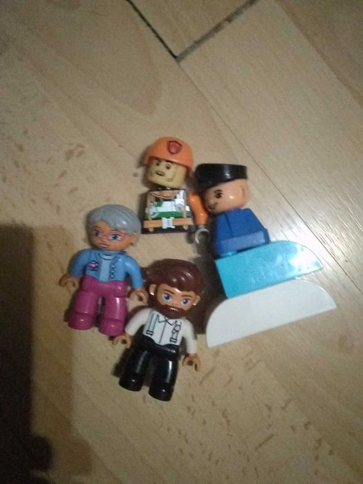 Фигурки от конструктора продам