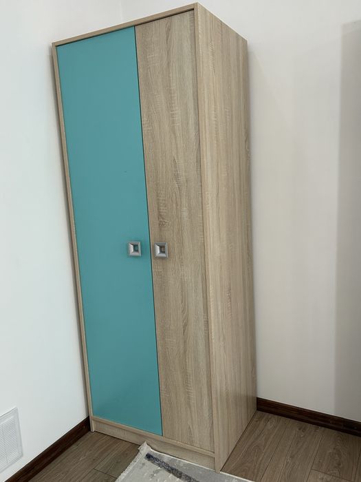 Шкаф двухстворчатый