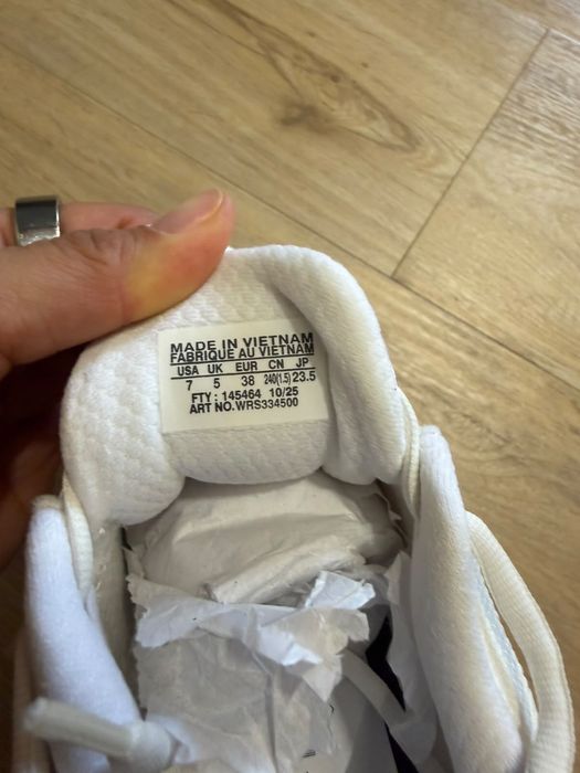 Продаются кроссовки Wilson