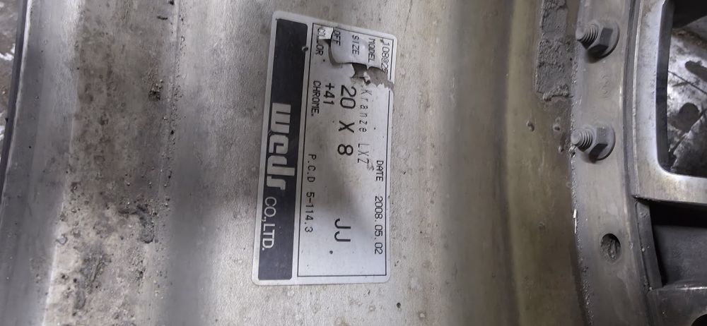 Продам диски R20 с резиной