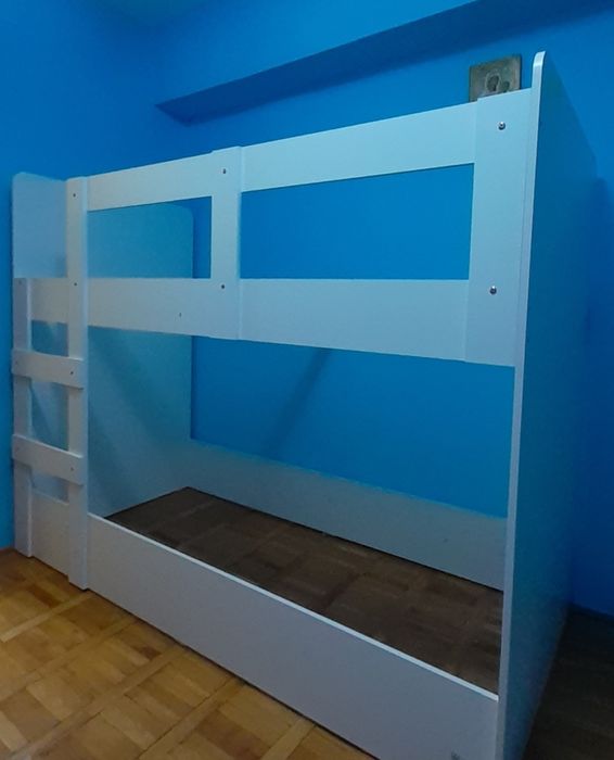 Pat supraetajat copii alb