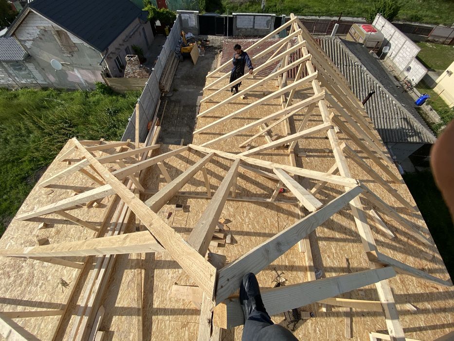 Acoperisuri reparatii montaj tigla metalica dulgherie terase jgheaburi