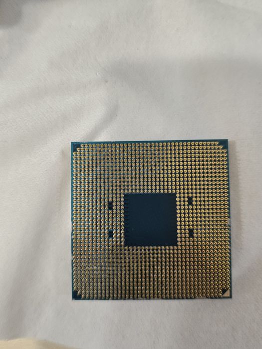 Ryzen 3 1300X + cooler original AMD (AM4)