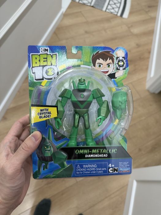 Продам новую фигурку Ben 10