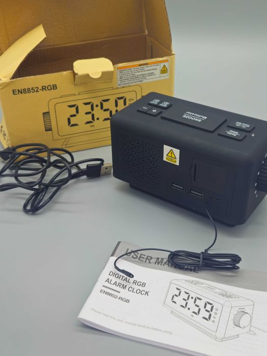 Дигитален RGB будилник с FM радио, огледален дисплей, USB изходи