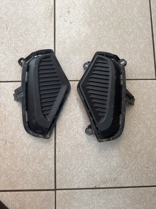 Заглушка на бампер Тойота Рав4