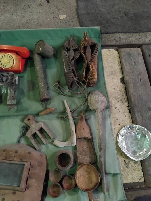 Продават се Лот стари вещи