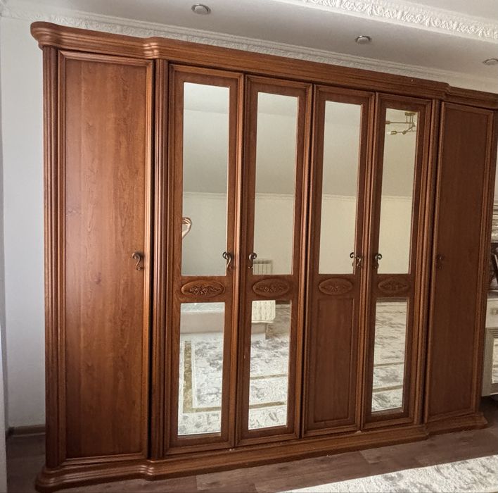 Шкаф агаштан жасалган ПРОДАЕТСЯ