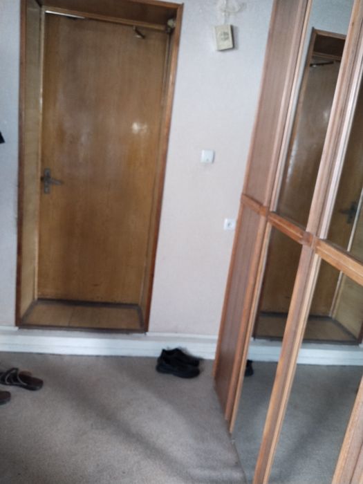 Продам 2 комнатную квартиру в спутнике-8. На втором этаже. Дом деревян