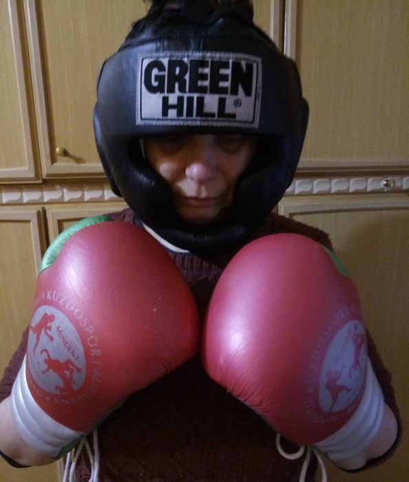 Echipament box - casca protectie si manusi