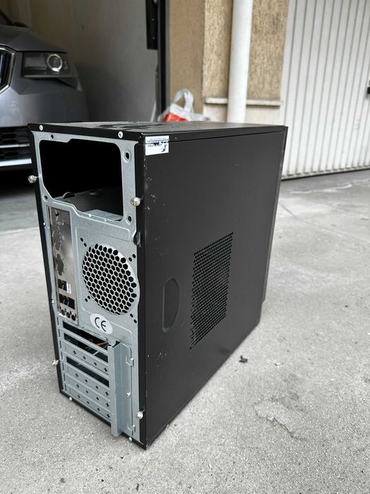 Компютърна кутия Delux