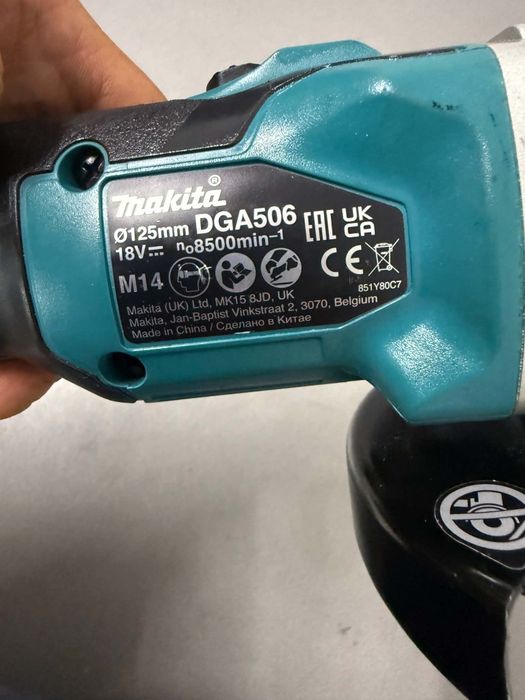 Безчетков ъглошлайф Makita 18волта