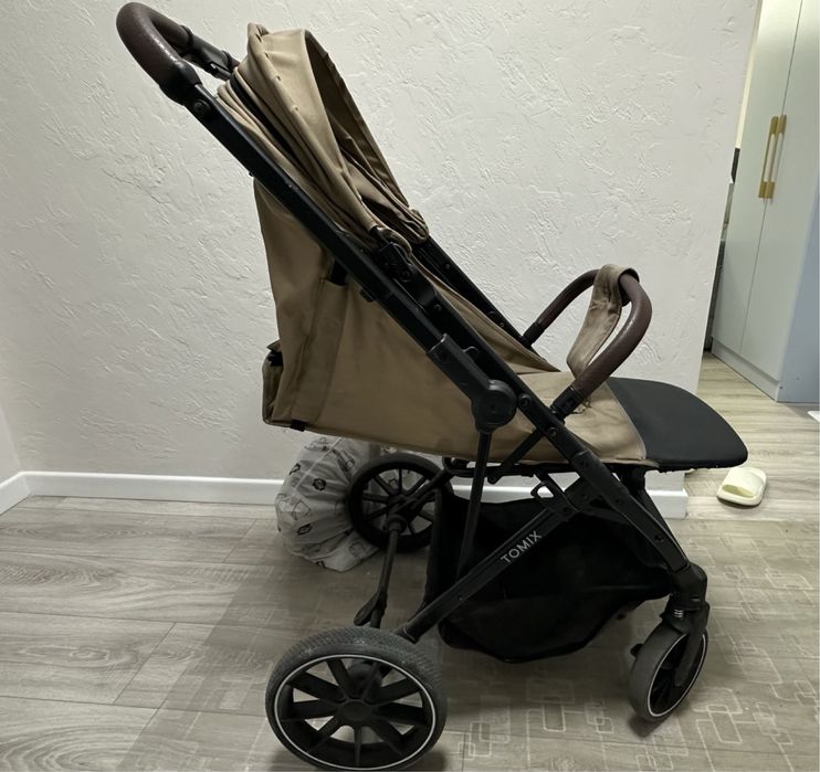Детская прогулочная коляска