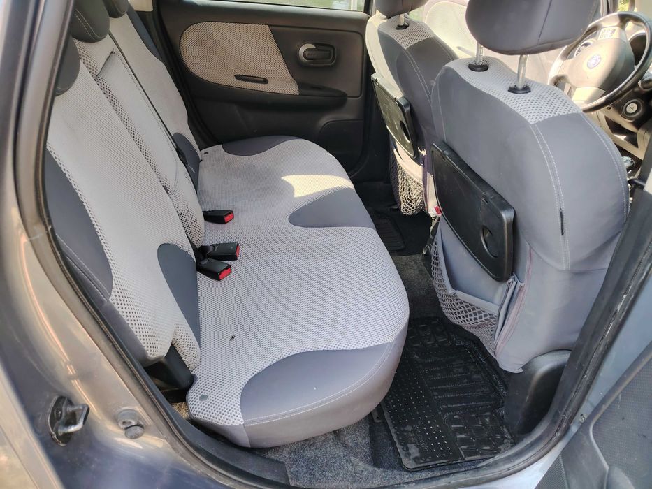 продавам автомобил Nissan Note