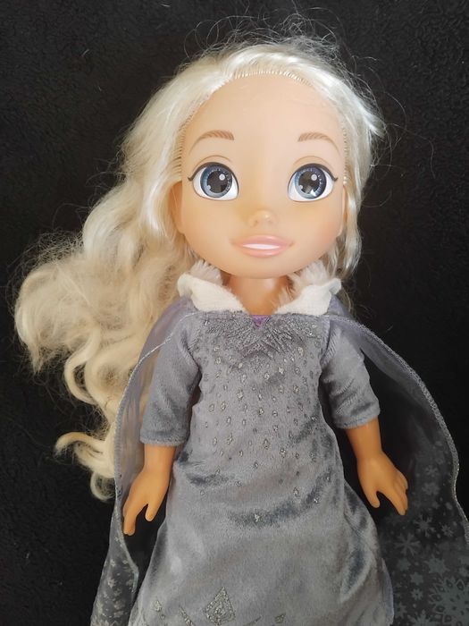 Кукла Frozen пеещата Елза