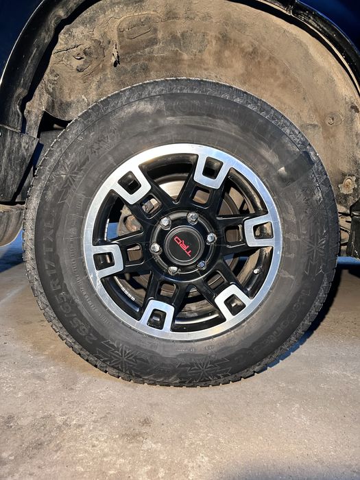 Диски TRD с резиной 265/65 R17 на Прадо