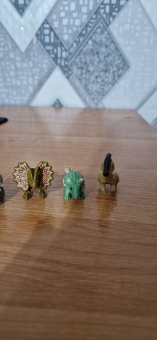 Игрушки динозавры из "Kinder"