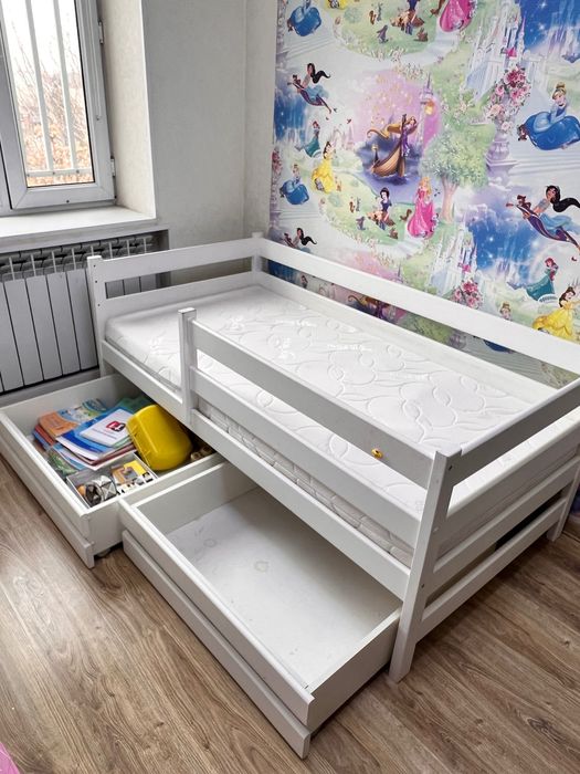 Детская кровать б/у