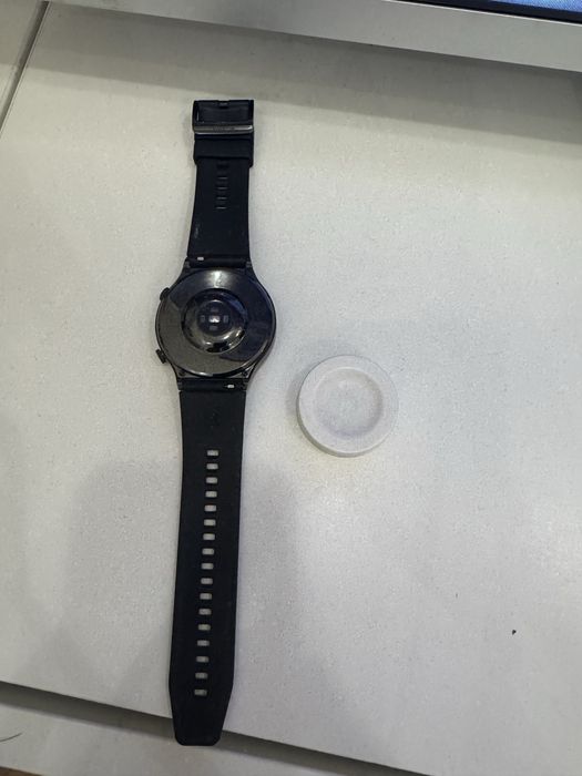 Продам часы huawei watch gt