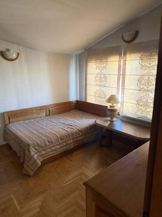 Дава се под наем Многостаен апартамент в Бургас, Център - 128 кв.м за 598.23 € - Снимка #2