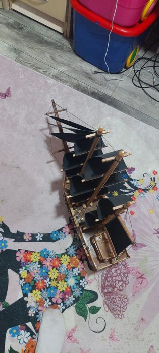 Продам сувенирный корабль ручной работы