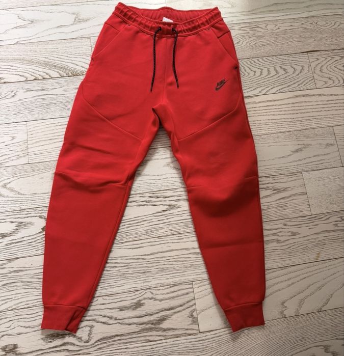 nike texh fleece rosu