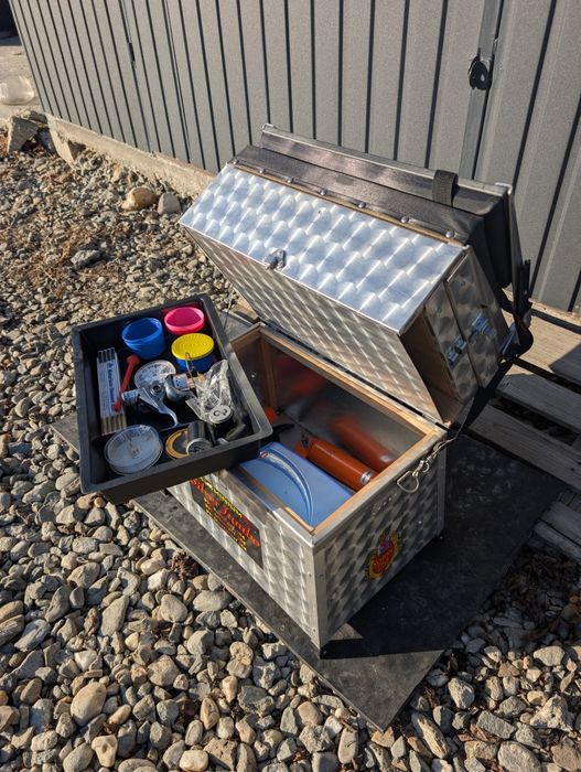 Scaun pescuit cu sertare si lada