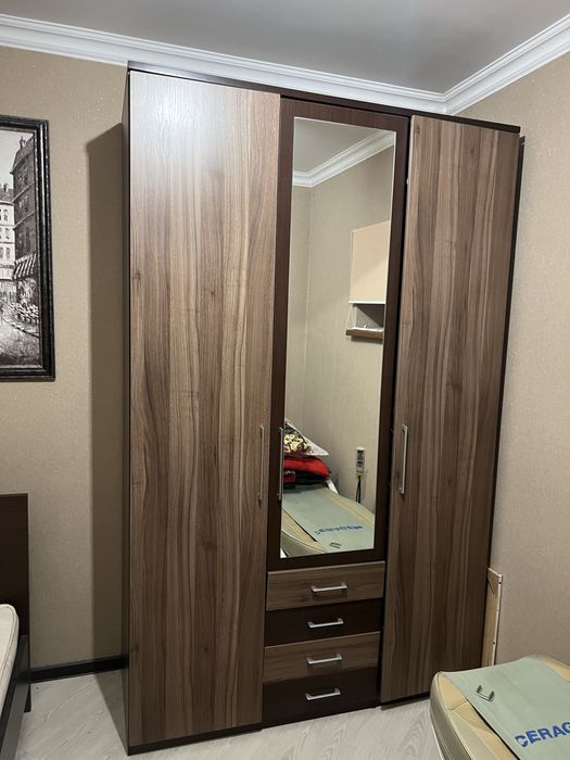 Продам шкафы и кровать