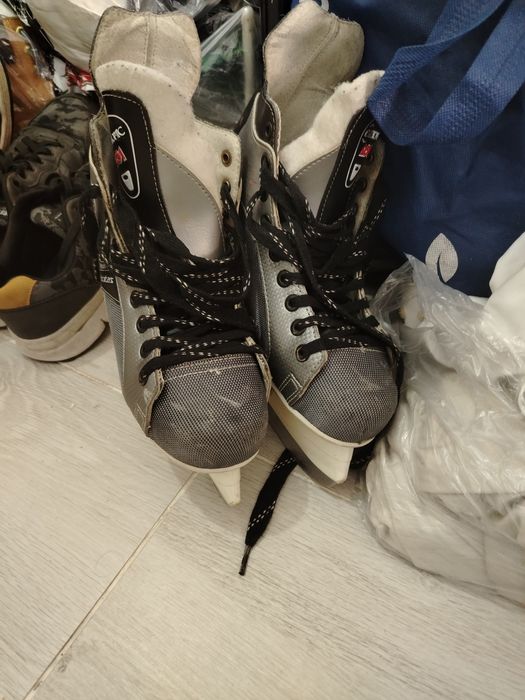 Отдам коньки хоккейные