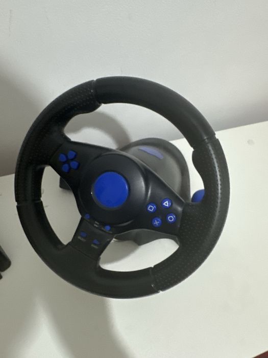 Продаю игровой руль GT-V7