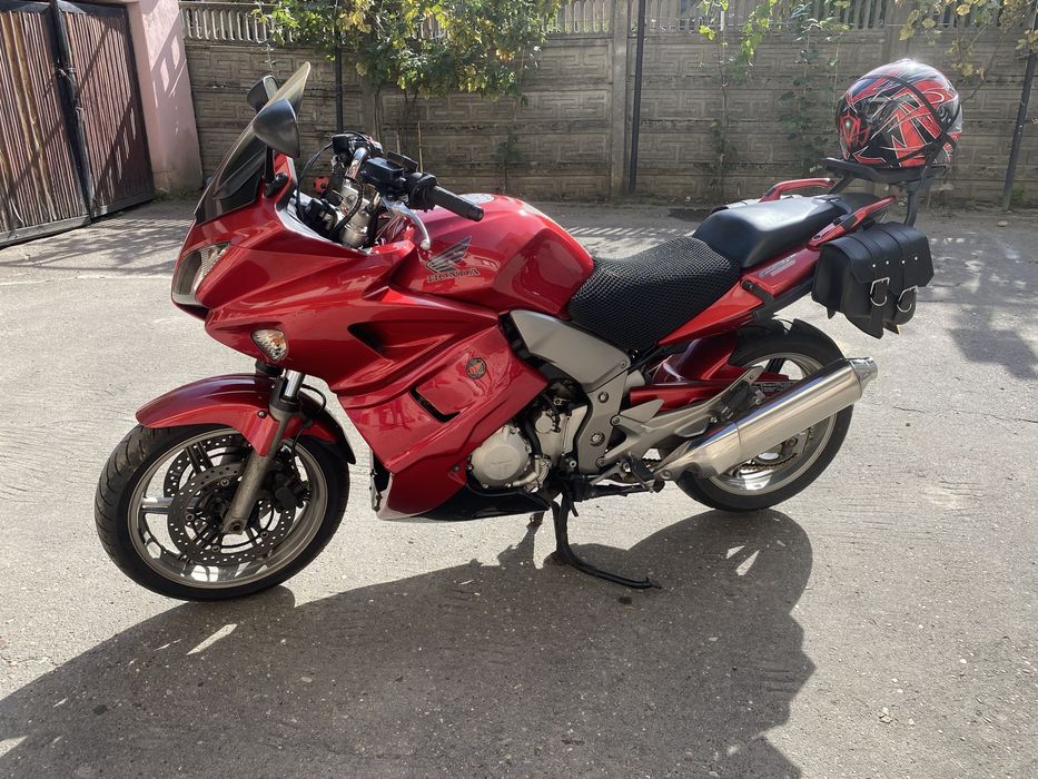 Motocicleta HONDA CBF