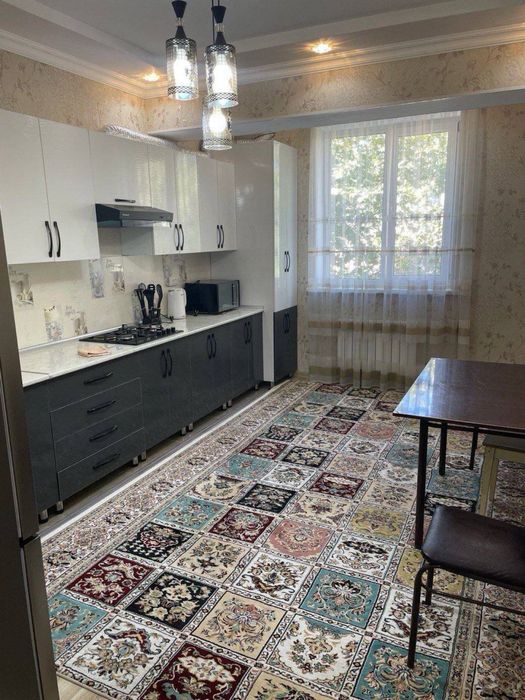 Ижарага берилади 2 хонали 3 этаж 400$ . Адрес Согдиана .